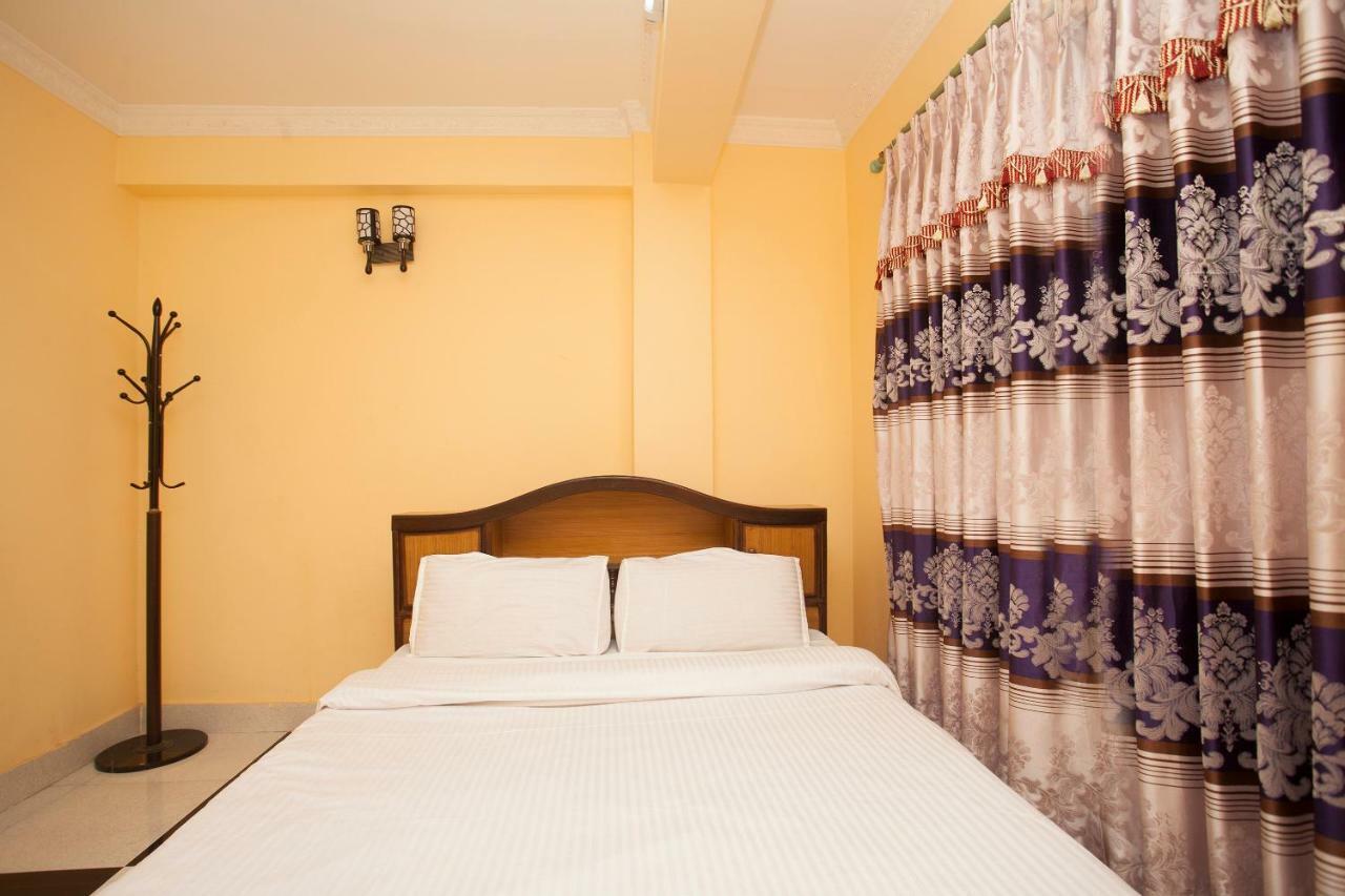 Spot On 397 Hotel Triveni Guest House Kathmandu Buitenkant foto